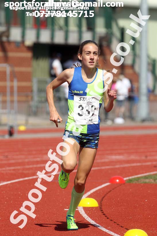 Girls under-15s 1500 metres, 2018 Northern Under-17s/U-15s/U-13s Champs., Wavertree Athletics Centre, Liverpool. Photo: David T. Hewitson/Sports for All Pics